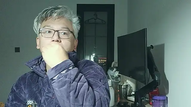 leoUSIR online show from November 12, 7:57 pm