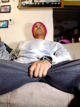 NewBe9D9 online show from November 17, 9:59 am