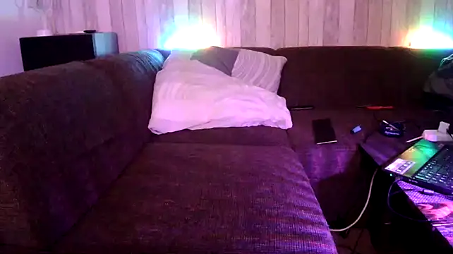 Snapshot of TinyDickBear chatting on January 31, 9:59 pm TinyDickBear online show from January 31, 9:59 pm