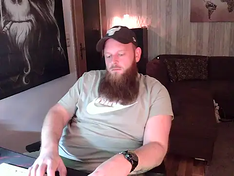 Snapshot of TinyDickBear chatting on February 23, 9:16 pm TinyDickBear online show from February 23, 9:16 pm