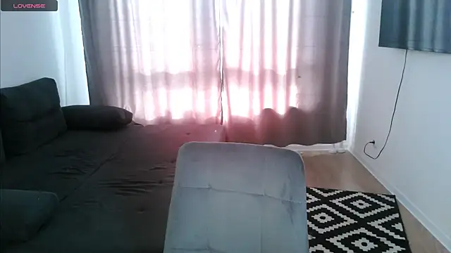 Snapshot of tender_kiitty chatting on July 28, 2:57 pm tender kiitty online show from July 28, 2:57 pm