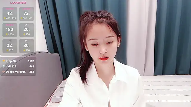 Snapshot of CN-Babycat chatting on February 12, 1:37 pm CN-Babycat online show from February 12, 1:37 pm