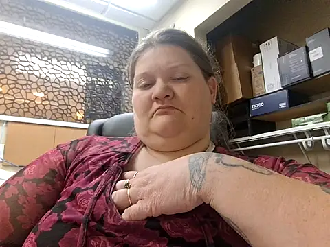 chrissybear84 online show from February 1, 7:01 pm