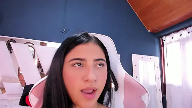 Emma Cutey online show from December 24, 4:19 pm