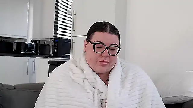 StrawberrySexx online show from December 15, 1:32 pm