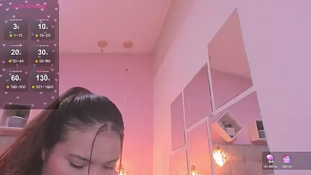 Snapshot of melanie_hh chatting on November 4, 4:00 am melanie hh online show from November 4, 4:00 am