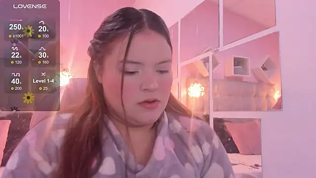 Snapshot of melanie_hh chatting on December 2, 4:07 am melanie hh online show from December 2, 4:07 am