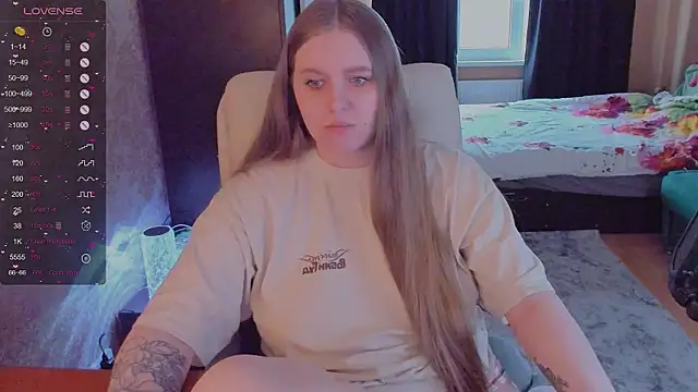 Snapshot of Alice_Dreamgirl_ chatting on January 21, 9:13 am Alice Dreamgirl  online show from January 21, 9:13 am