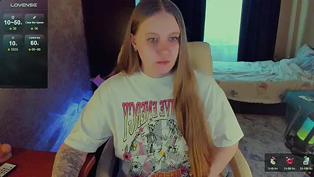 Snapshot of Alice_Dreamgirl_ chatting on February 27, 1:07 pm Alice Dreamgirl  online show from February 27, 1:07 pm