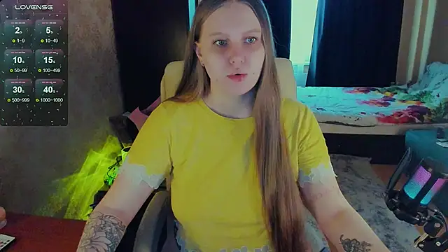 Snapshot of Alice_Dreamgirl_ chatting on March 2, 11:50 am Alice Dreamgirl  online show from March 2, 11:50 am