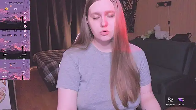 Snapshot of Alice_Dreamgirl_ chatting on October 15, 9:42 am Alice Dreamgirl  online show from October 15, 9:42 am