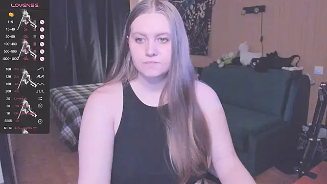 Snapshot of Alice_Dreamgirl_ chatting on October 17, 11:57 am Alice Dreamgirl  online show from October 17, 11:57 am