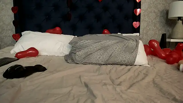 Snapshot of hotmature1 chatting on February 14, 5:36 pm hotmature1 online show from February 14, 5:36 pm