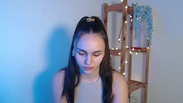 IrinaShayk18 online show from February 1, 9:32 am