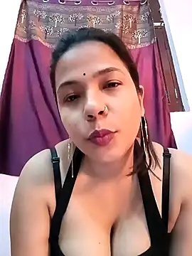 Snapshot of Hot-shot99 chatting on January 7, 1:03 pm Hot-shot99 online show from January 7, 1:03 pm