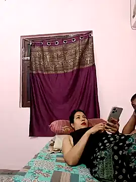 Snapshot of Hot-shot99 chatting on February 4, 12:33 pm Hot-shot99 online show from February 4, 12:33 pm