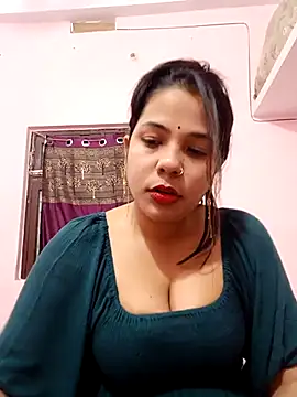 Snapshot of Hot-shot99 chatting on February 12, 10:03 am Hot-shot99 online show from February 12, 10:03 am