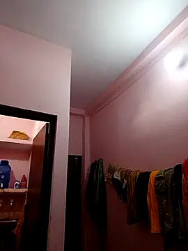 Snapshot of Hot-shot99 chatting on February 21, 8:29 am Hot-shot99 online show from February 21, 8:29 am