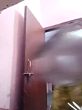 Snapshot of Hot-shot99 chatting on February 23, 7:33 am Hot-shot99 online show from February 23, 7:33 am