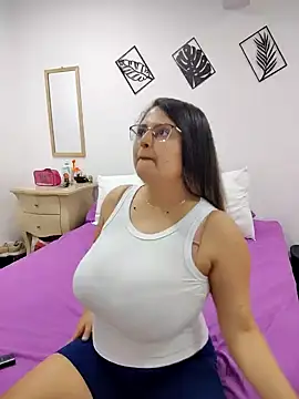 Miss balloonsmila online show from February 7, 8:20 pm