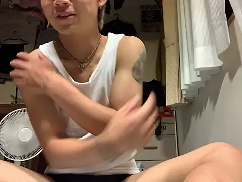 Snapshot of kuma0908 chatting on September 11, 12:38 pm kuma0908 online show from September 11, 12:38 pm