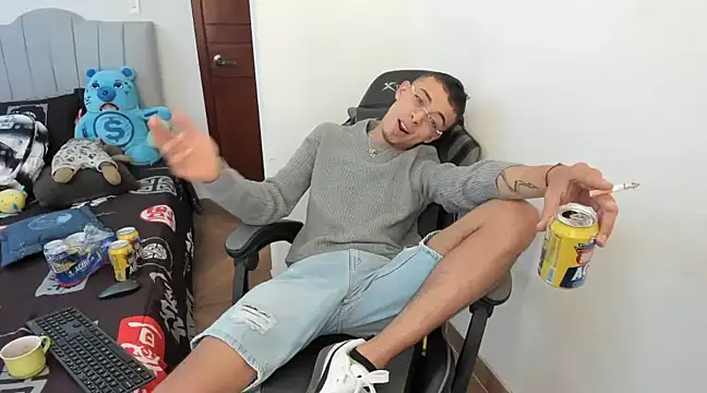 twink latino5 online show from December 25, 4:22 am