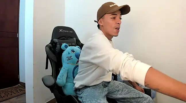 twink latino5 online show from February 23, 1:57 am