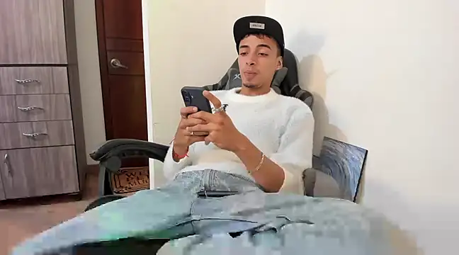 twink latino5 online show from March 14, 3:37 am