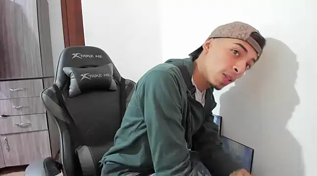 twink latino5 online show from March 18, 2:04 pm