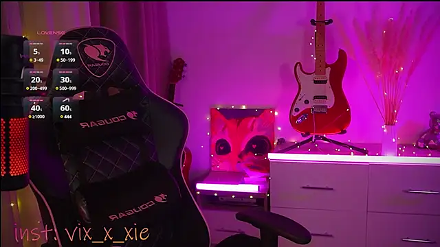 ViXXXiee online show from February 12, 9:33 pm