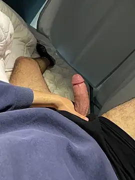 Snapshot of yourfavbigdick_ chatting on March 31, 4:18 pm yourfavbigdick online show from March 31, 4:18 pm