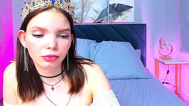 Curvy Dynamite  online show from February 28, 7:37 am