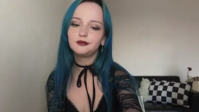 bumble bee online show from December 18, 10:40 am