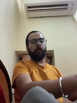 Arsh Loves Luv online show from December 18, 1:23 pm