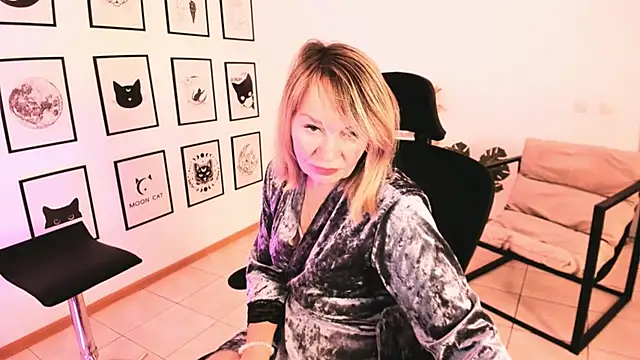 RosalindaFortuna online show from December 24, 10:55 am