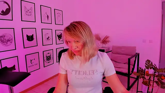 RosalindaFortuna online show from December 25, 2:23 pm