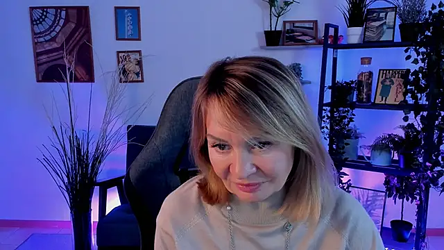 RosalindaFortuna online show from January 5, 1:58 pm