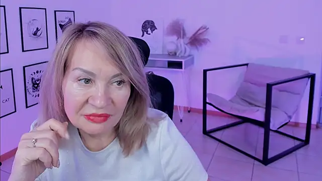 RosalindaFortuna online show from January 21, 1:54 pm