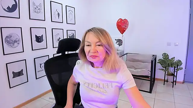 RosalindaFortuna online show from February 18, 11:11 am