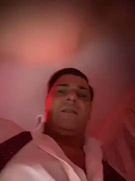 Snapshot of SecretlyDD chatting on February 6, 6:13 pm SecretlyDD online show from February 6, 6:13 pm