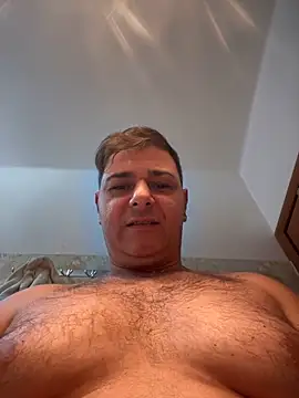 Snapshot of SecretlyDD chatting on February 13, 11:28 am SecretlyDD online show from February 13, 11:28 am