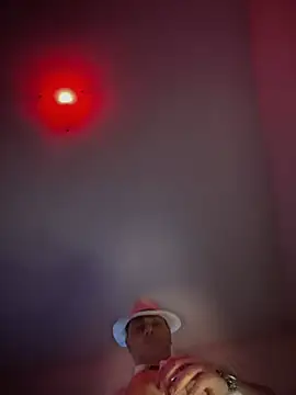 Snapshot of SecretlyDD chatting on February 14, 4:41 pm SecretlyDD online show from February 14, 4:41 pm