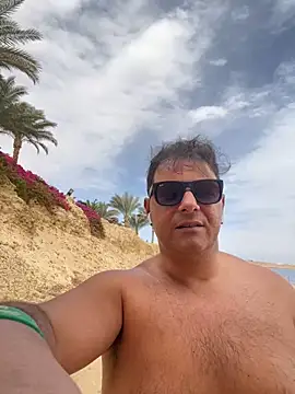 Snapshot of SecretlyDD chatting on February 26, 11:20 am SecretlyDD online show from February 26, 11:20 am