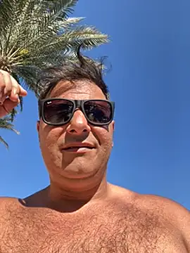 Snapshot of SecretlyDD chatting on March 1, 12:56 pm SecretlyDD online show from March 1, 12:56 pm