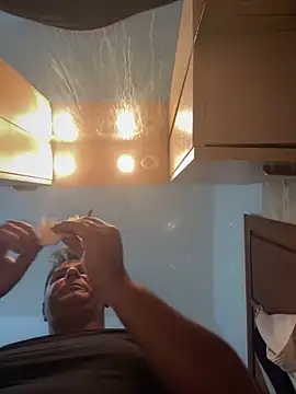 Snapshot of SecretlyDD chatting on March 15, 8:04 am SecretlyDD online show from March 15, 8:04 am