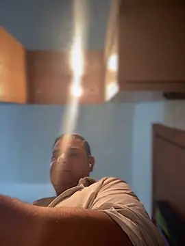 SecretlyDD online show from December 18, 9:15 am