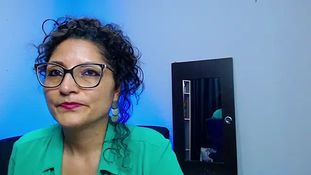 Snapshot of arianna_ros3 chatting on February 5, 6:59 pm arianna ros3 online show from February 5, 6:59 pm