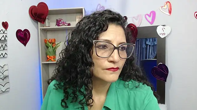 Snapshot of arianna_ros3 chatting on February 16, 4:32 pm arianna ros3 online show from February 16, 4:32 pm