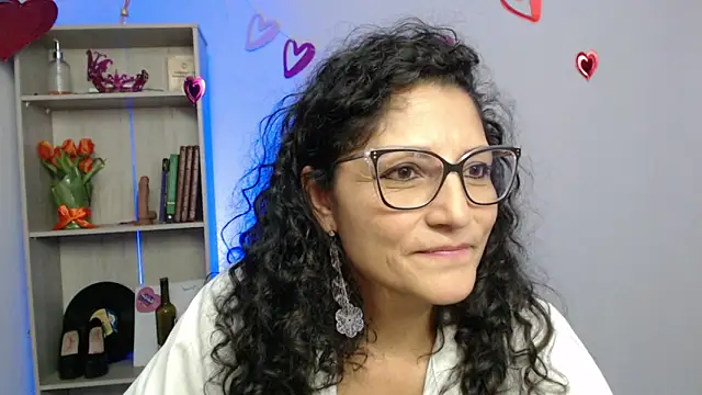 Snapshot of arianna_ros3 chatting on February 19, 7:05 pm arianna ros3 online show from February 19, 7:05 pm