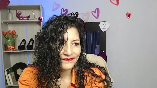 Snapshot of arianna_ros3 chatting on February 20, 1:40 pm arianna ros3 online show from February 20, 1:40 pm